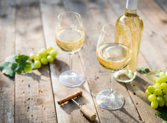 7 Greek Wine Varieties That You Must Try